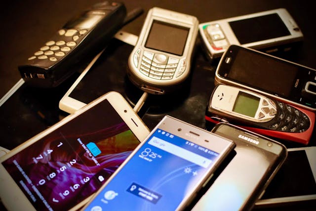 /does-the-fcc-protect-phone-companies-from-valid-health-criticisms feature image