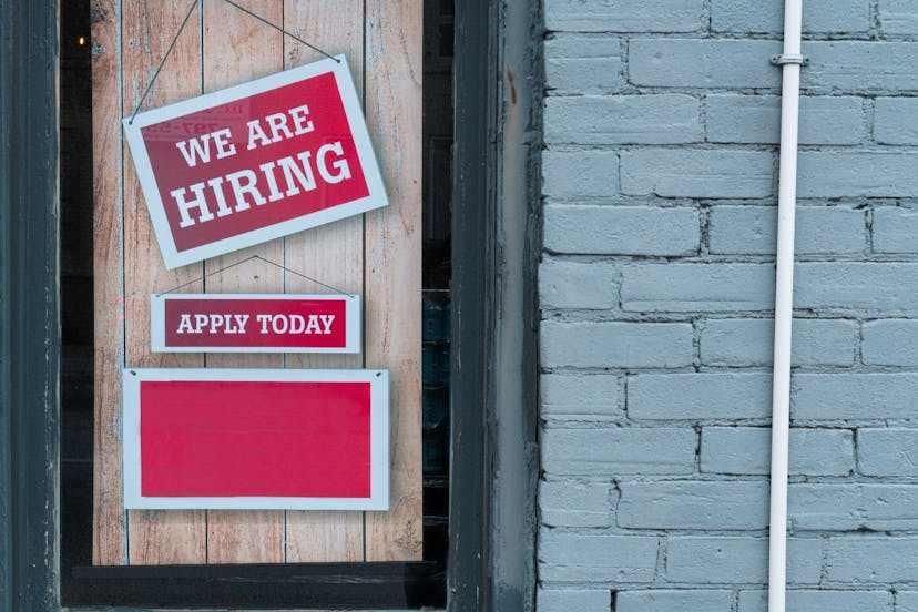 /10-tips-to-avoid-being-scammed-by-fake-job-ads feature image