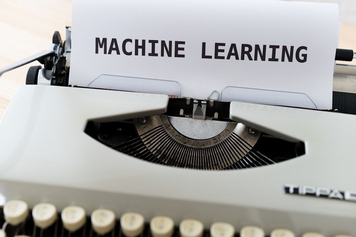 featured image - How to Create an End-to-end Machine Learning Workflow