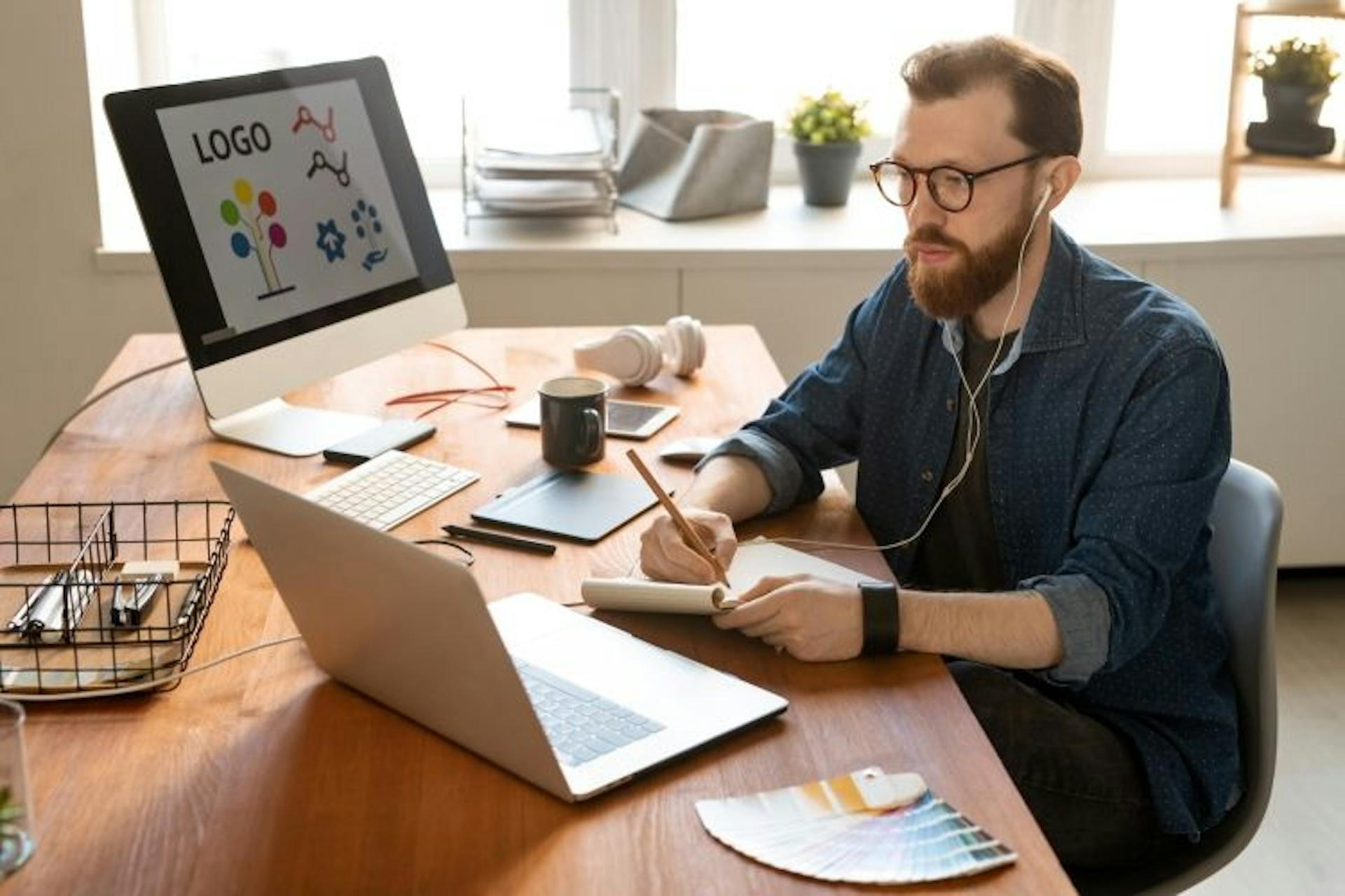 featured image - Scaling a Digital Business for Sustainability: 5 Tips to Follow