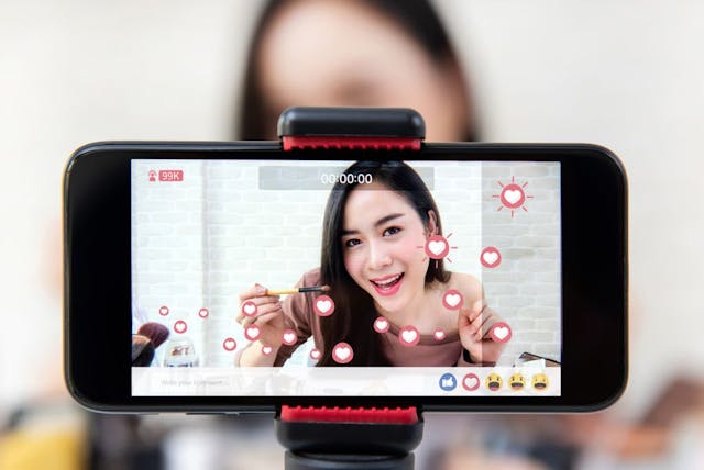 /how-to-build-a-live-streaming-app feature image