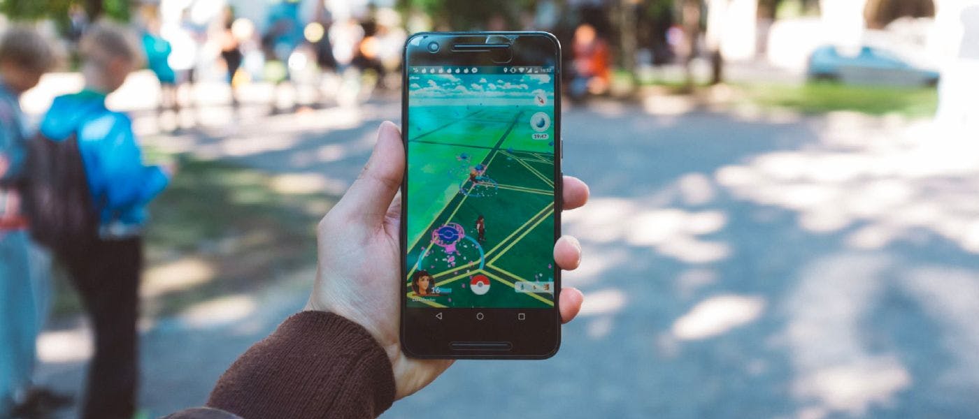 /5-mobile-app-development-trends-that-will-dominate-in-2022 feature image