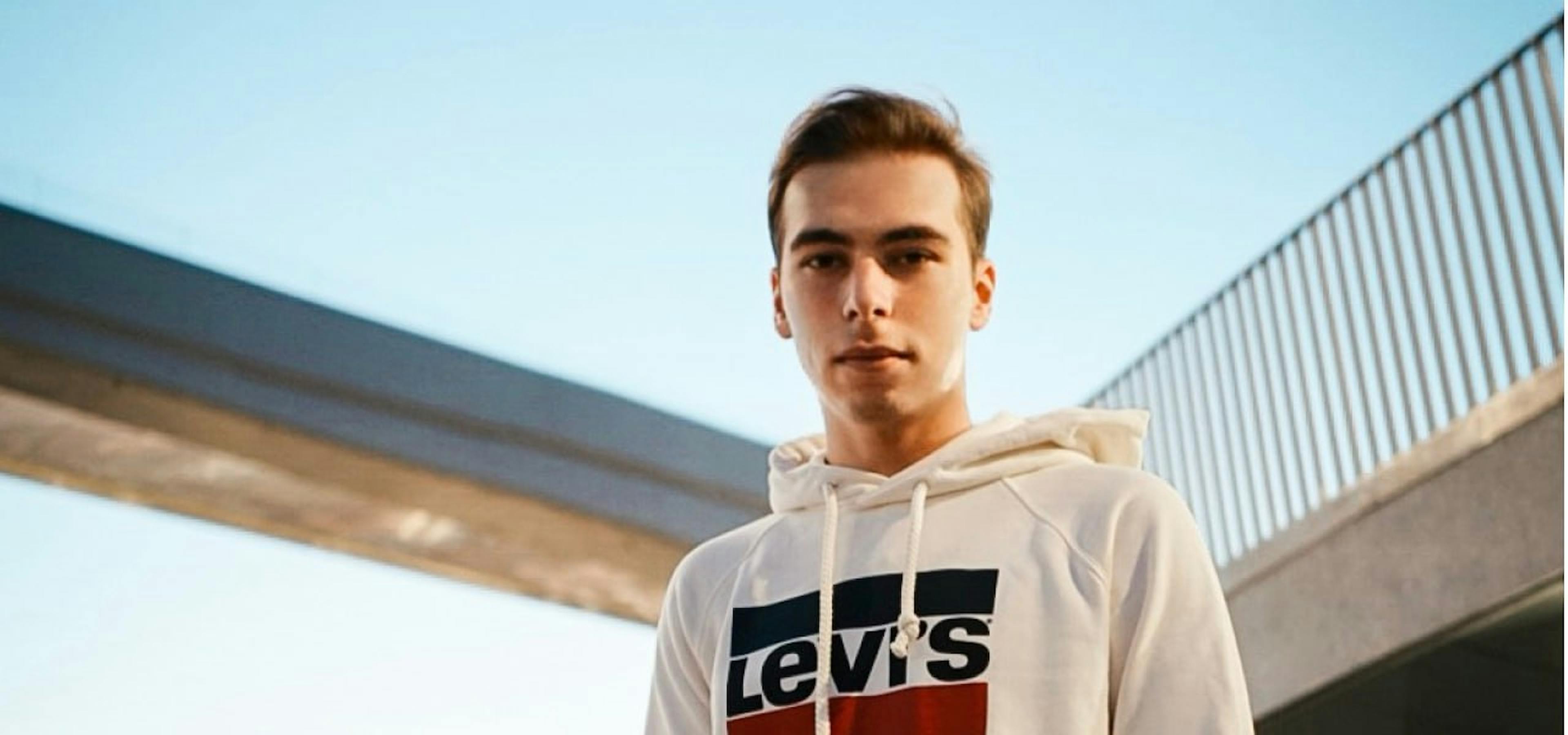 featured image - Exploring Creativity, Entrepreneurship, and AI Debates with a Concept Artist