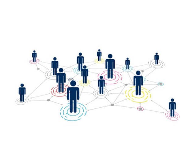 /breaking-the-network-effect-can-decentralization-level-the-playing-field feature image