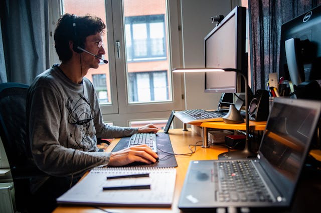 /3-tools-for-startups-to-thrive-as-a-remote-company-during-covid-19-g74q358z feature image