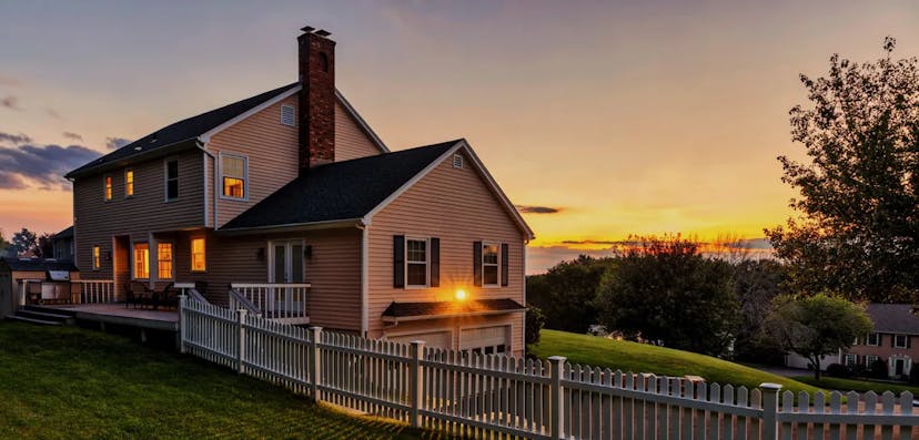/new-horizons-the-2024-outlook-for-us-real-estate feature image