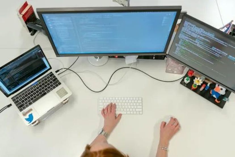 /10-best-coding-challenge-sites-for-beginners feature image