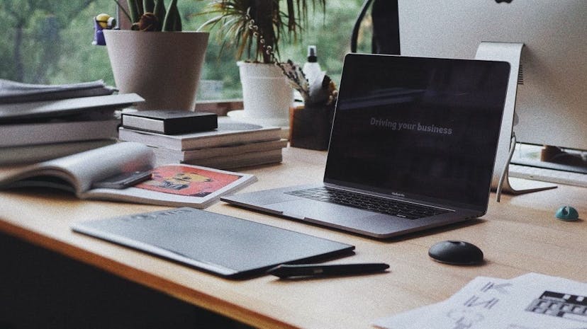 /18-best-productivity-apps-for-remote-workers feature image