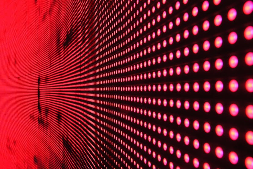 /the-difference-between-data-backups-and-snapshots-and-when-to-use-them-dv3t332a feature image
