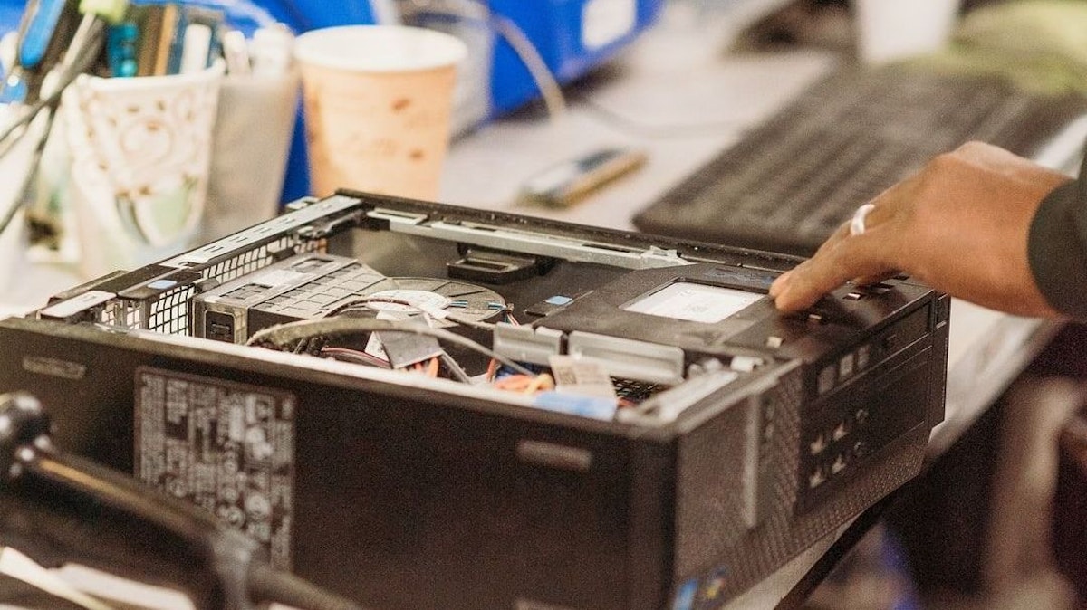 featured image - How Computer Recycling is Going to Save Your City