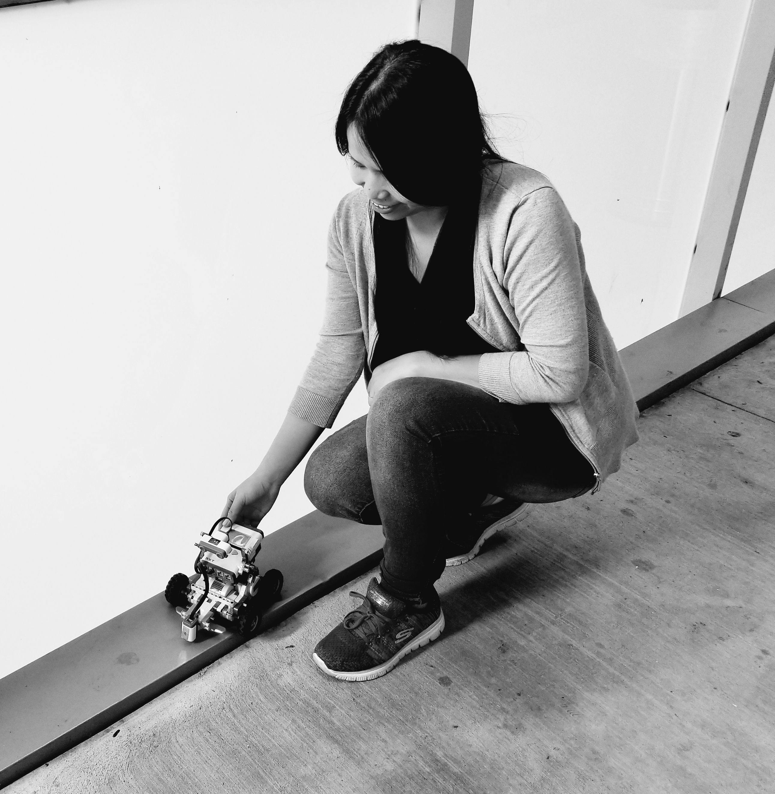 featured image - Noonies Interview: Meet Juni Nguyen, a Self-taught Web Developer