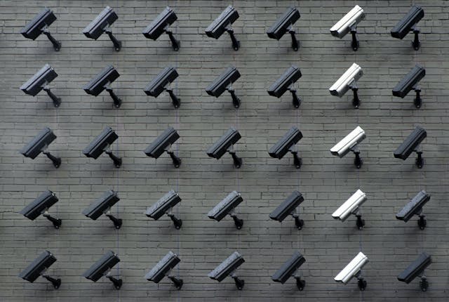 /how-come-so-many-nonprofit-websites-have-ad-trackers feature image