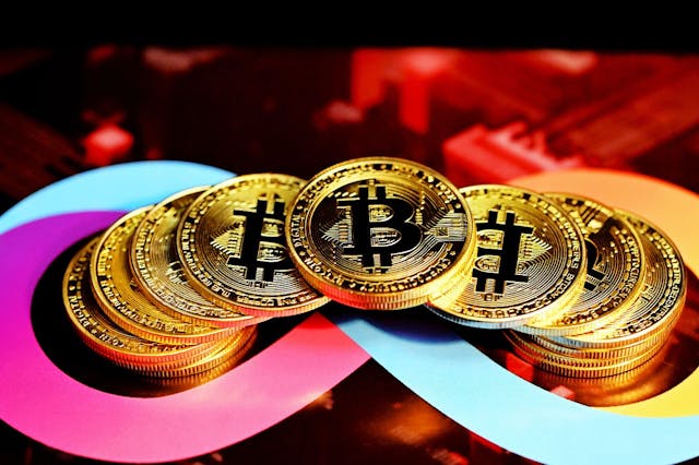 /facebook-crypto-scammers-are-imitating-zuckerberg-musk-and-bezos feature image