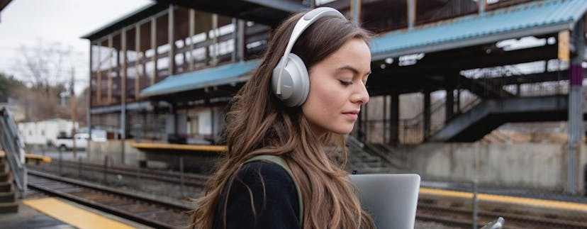 /are-the-bose-noise-cancelling-headphones-700-worth-the-hype-2fh342f feature image
