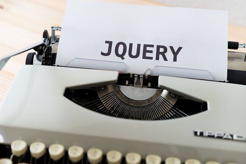 /7-jquery-free-admin-dashboard-templates-built-with-react-vue-or-angular-6f38353m feature image