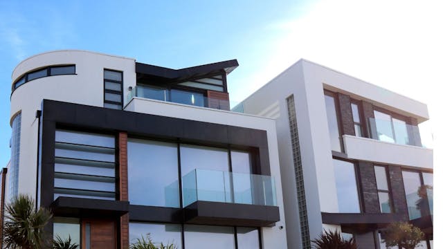 /7-platforms-for-investing-in-tokenized-real-estate feature image