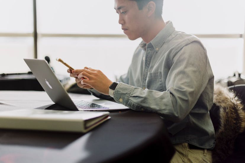 /5-tell-tale-signs-your-smb-is-in-dire-need-of-outsourced-it-services feature image