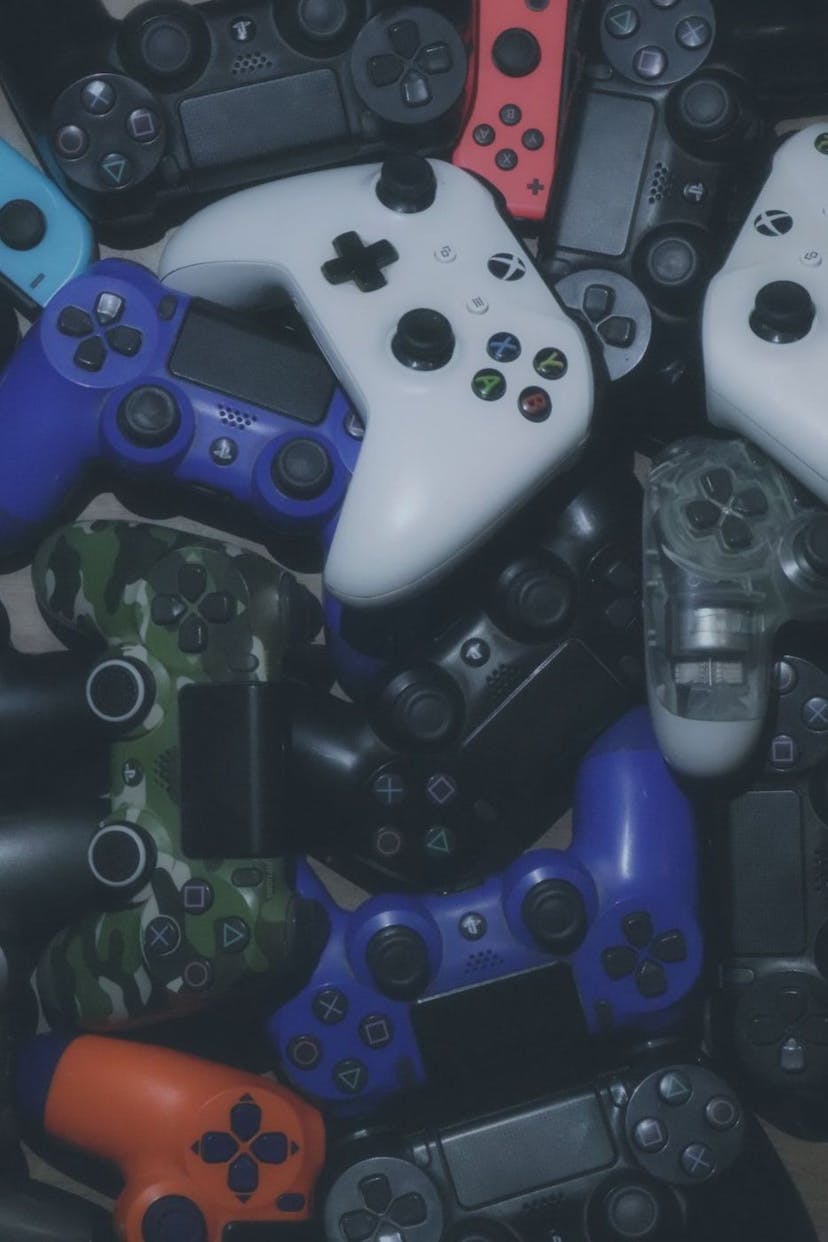 /the-evolution-of-gaming-how-games-as-a-service-changed-the-industry feature image