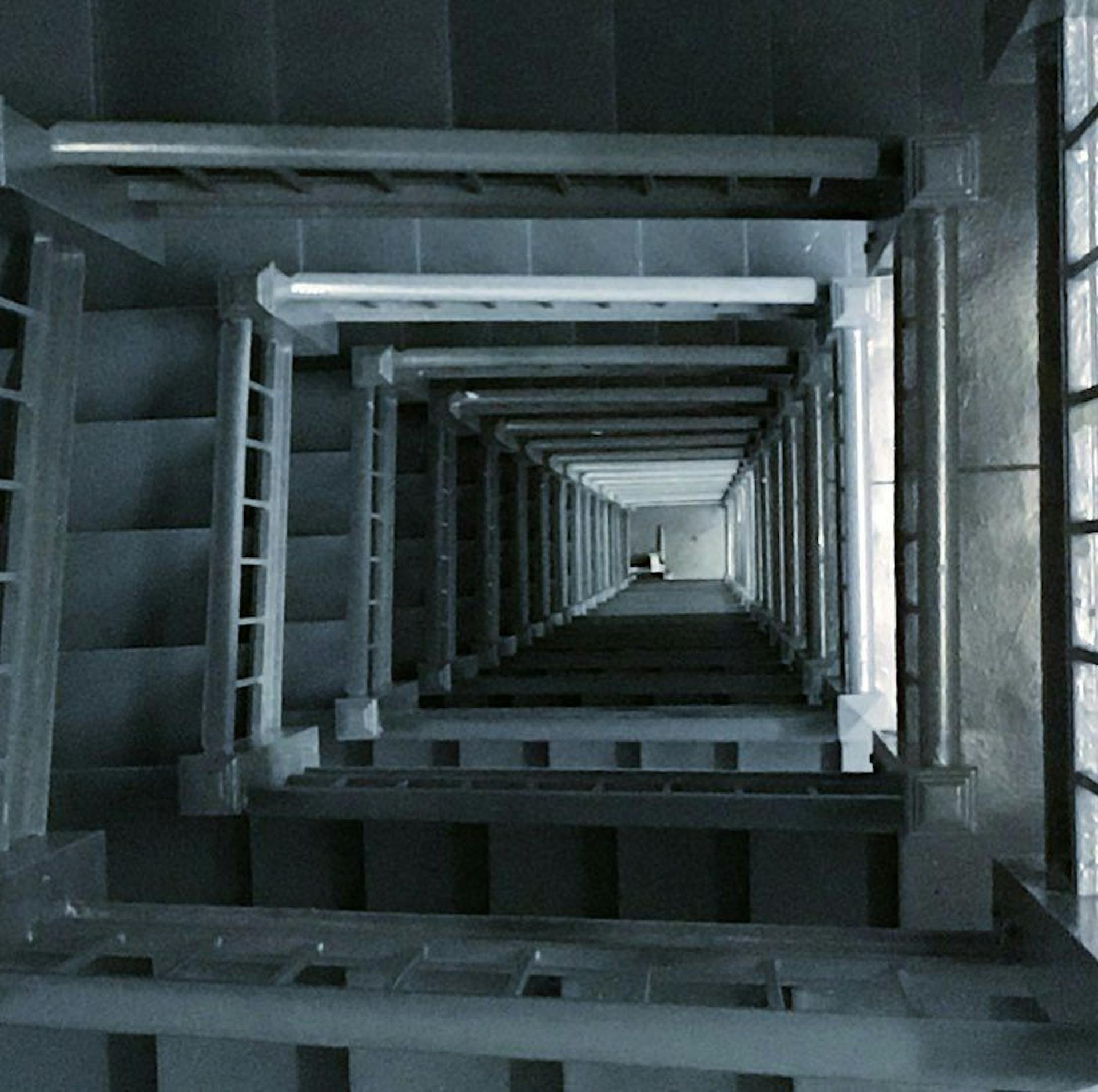 Stairway as a chain of steps. NYC, 2018.