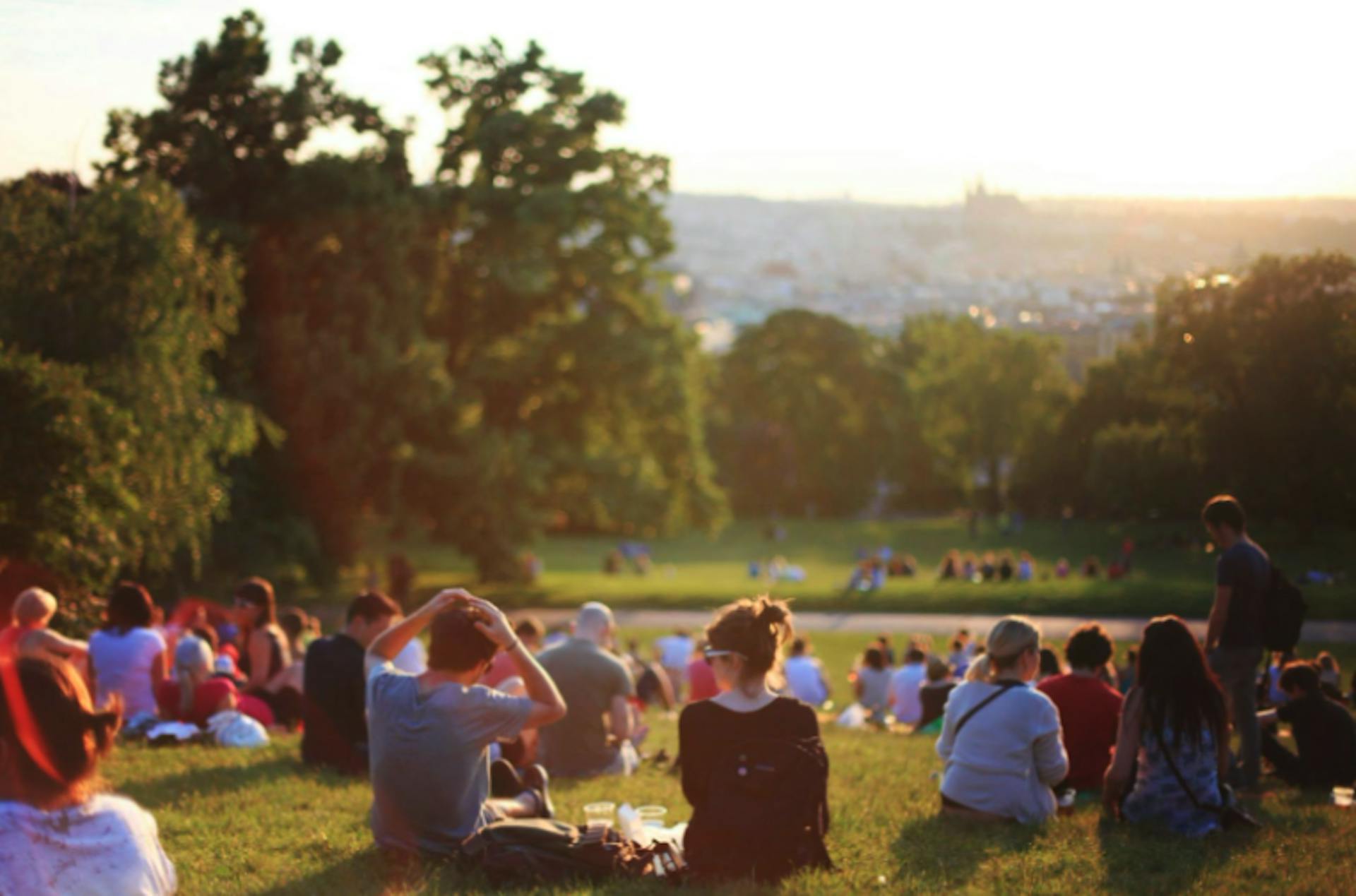 featured image - Retail Trading Communities Aren’t a Fad — They’re Reshaping Markets