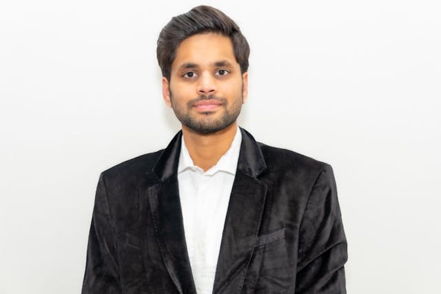 /revolutionizing-healthcare-through-ai-innovation-a-transformative-implementation-by-lakshman-kumar feature image