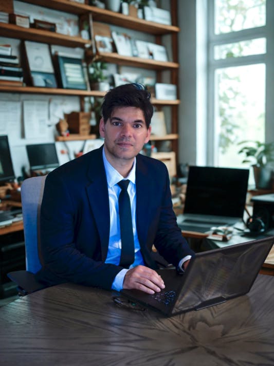 /bridging-backend-engineering-with-ai-the-rise-of-the-intelligent-platform-engineer feature image