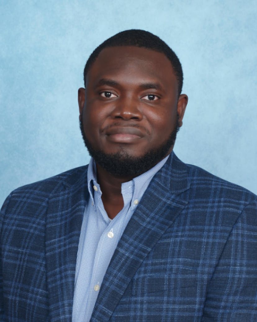 /oladipo-jegedes-journey-from-nigeria-to-the-us-leading-clean-energy-innovation feature image