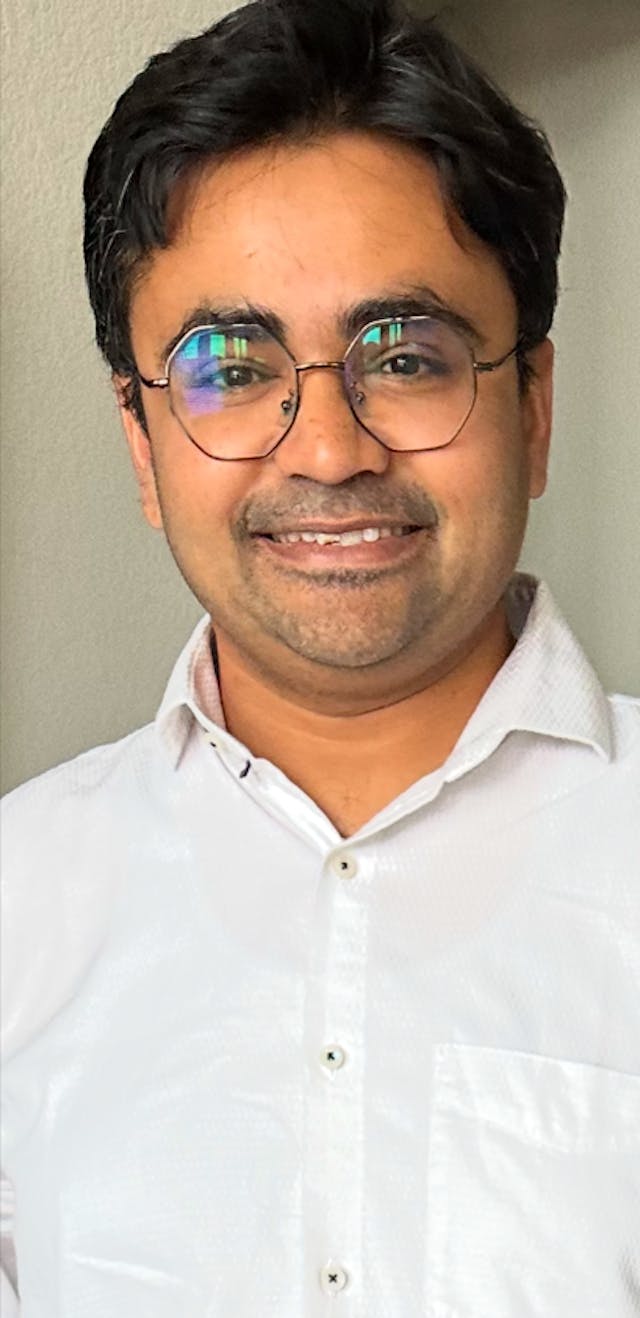 /mastering-enterprise-cloud-migration-divyesh-pradeep-shahs-success-story feature image