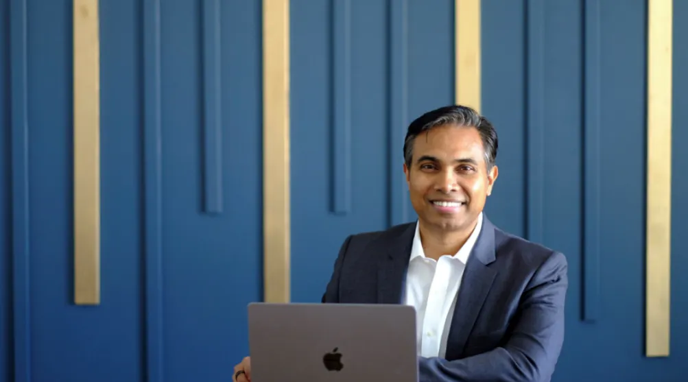 featured image - Uşaqlar uyurken işləyə biləcək AI – Smart Automation Data Drudgery-ni necə eləmir