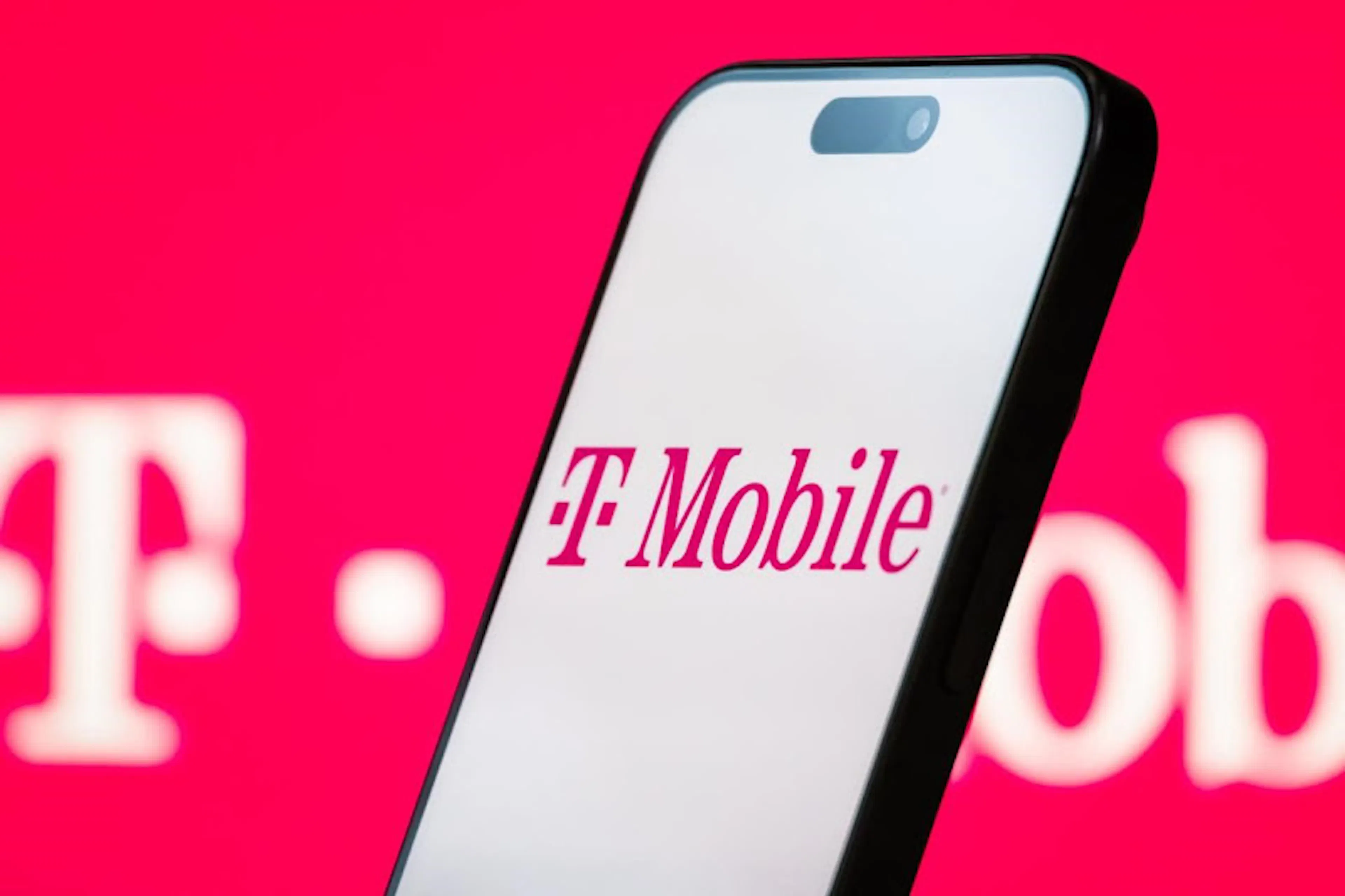 /how-to-upgrade-your-mobile-experience-with-t-mobile-postpaid-plans feature image