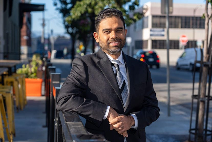 /shaping-future-tech-leaders-avinab-singhs-role-as-a-mentor-and-reviewer feature image