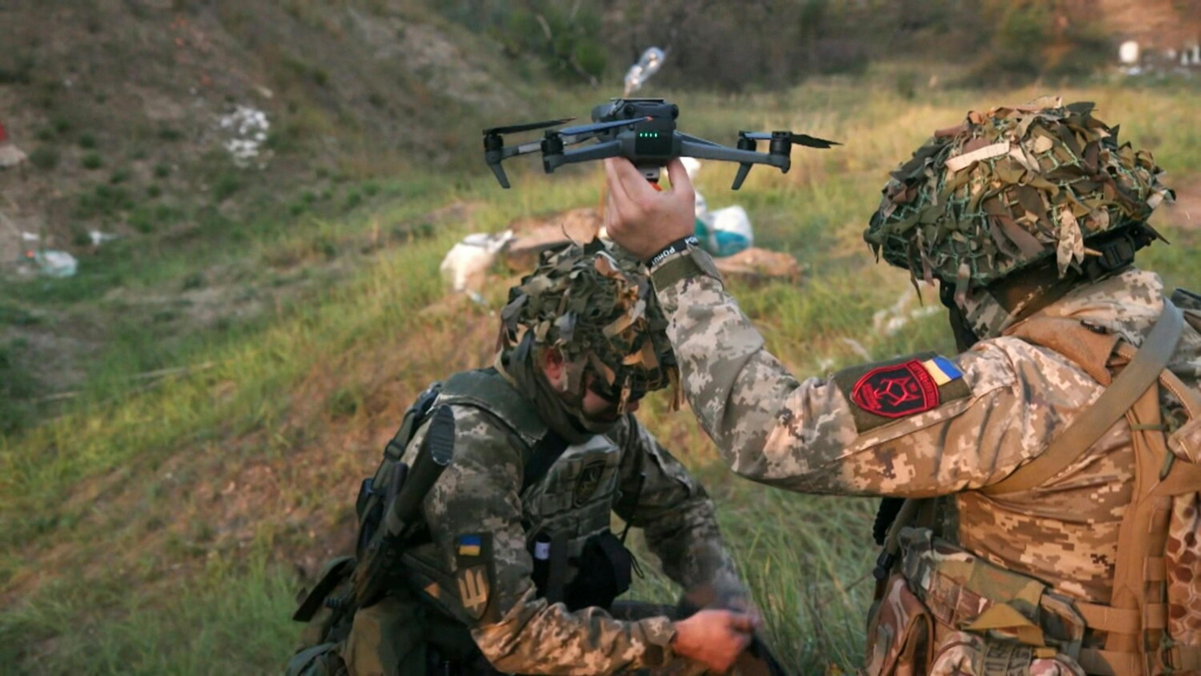 featured image - Ukraine Emerges as Drone Warfare Leader, Reversing Roles with NATO in Military Innovation
