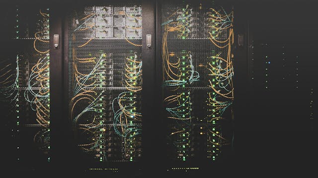 /beyond-high-availability-disaster-recovery-architectures-that-keep-running-when-ha-fails feature image