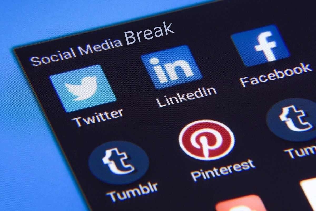 featured image - How to Take a Social Media Break: 4 Essential Tips and Tricks