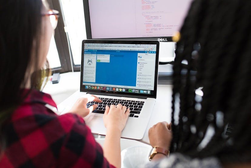 /3-non-technical-qualities-of-a-great-software-engineer-b622313a feature image