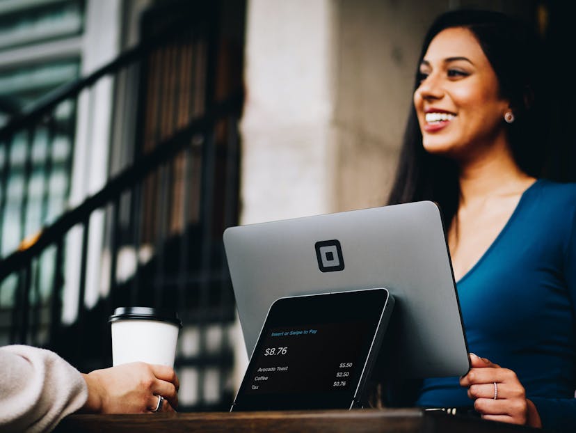 /5-ways-to-use-ai-to-improve-customer-success feature image