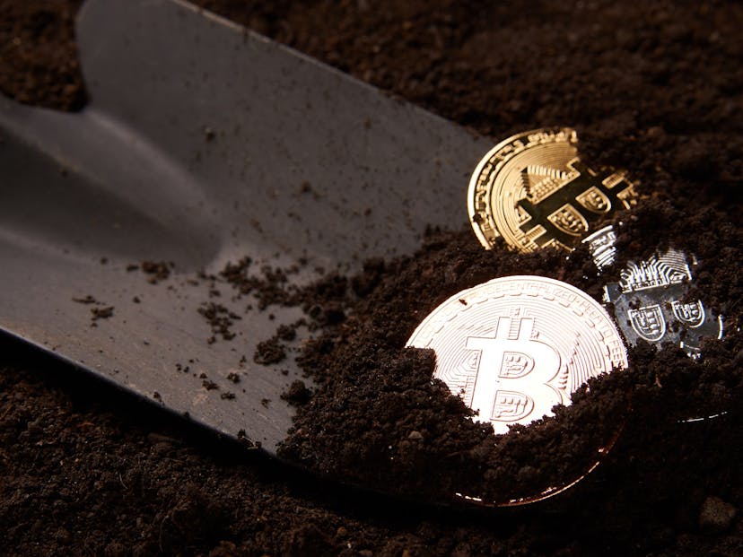 /can-junior-mining-companies-replicate-ant-digitals-$84-billion-blockchain-tokenization-blueprint feature image
