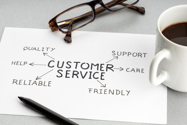 /5-tips-to-prepare-your-customer-service-for-holiday-shopping-season feature image