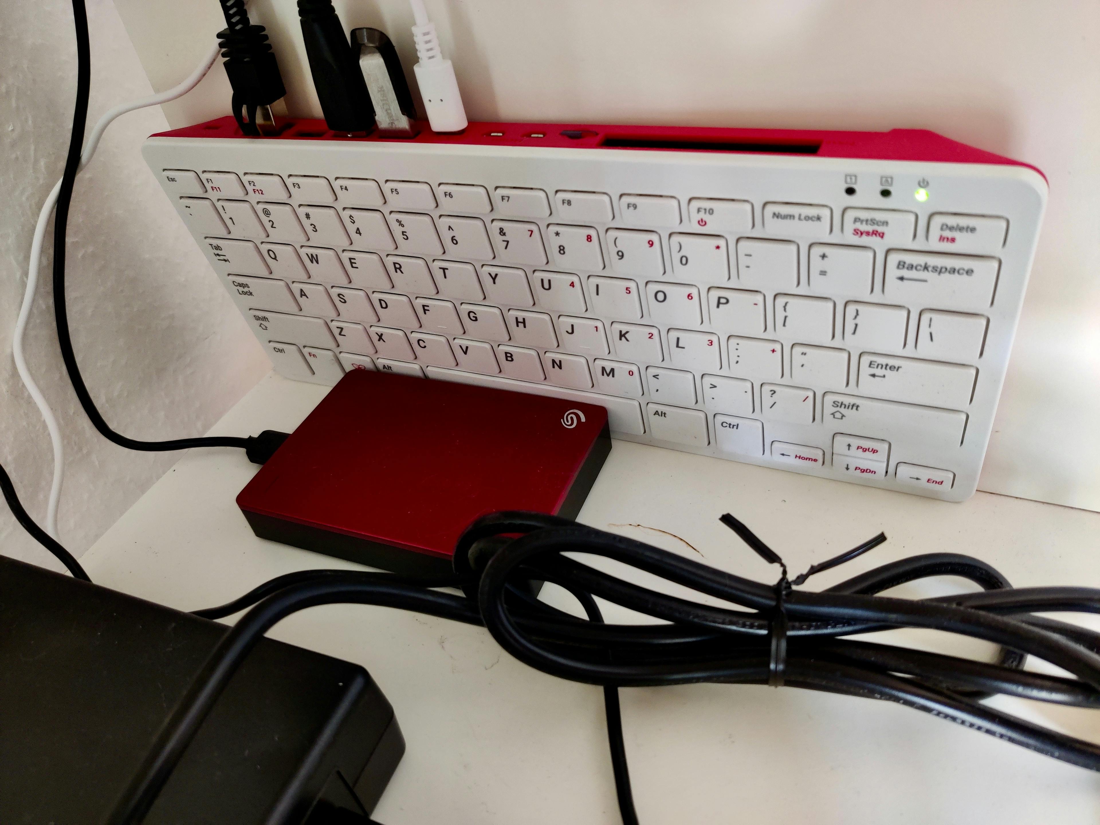 /how-to-set-up-a-raspberrypi-to-share-files-and-media feature image