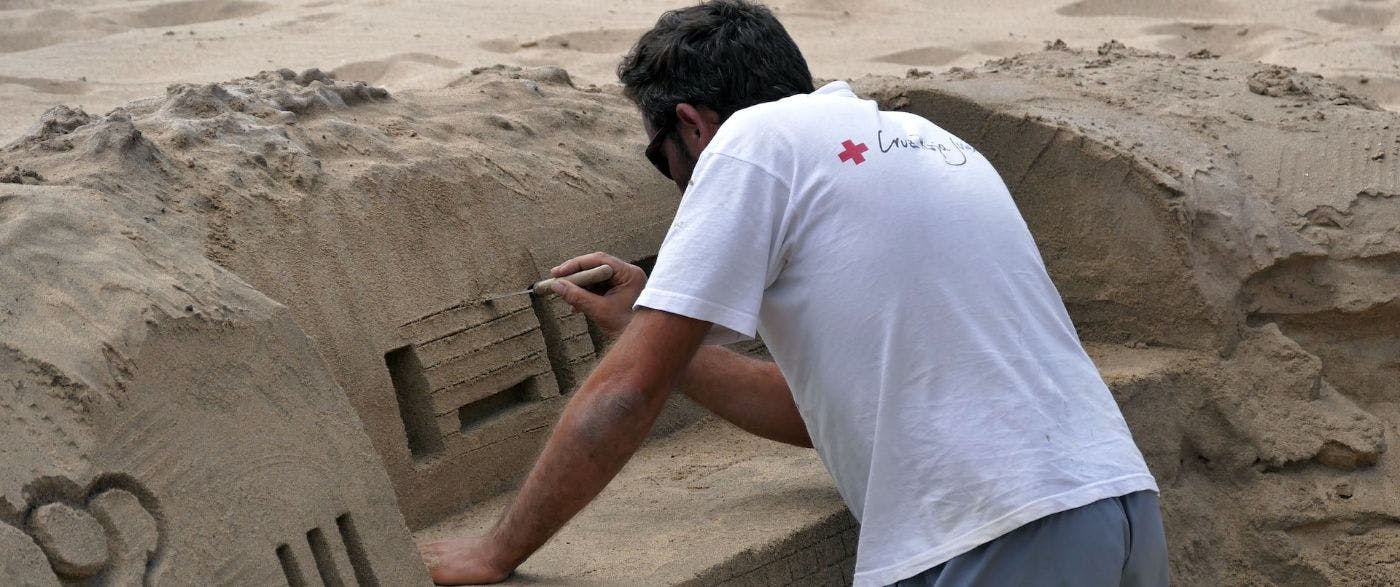 featured image - Beyond Coding: The 5 Must-Have Skills to Have If You Want to Become a Senior Programmer