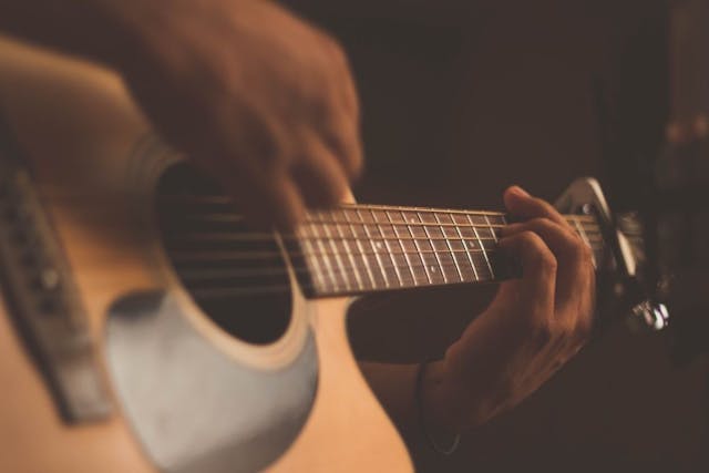 /why-is-swift-language-gaining-popularity-is-it-tailored-swift feature image