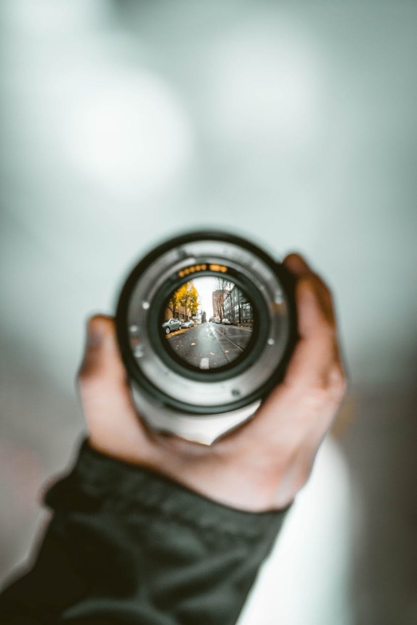 /a-hero-in-chains-blockchain-solutions-for-video-streaming-services feature image