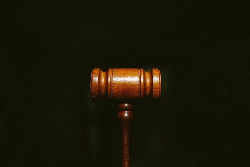 /does-amazon-follow-the-law feature image