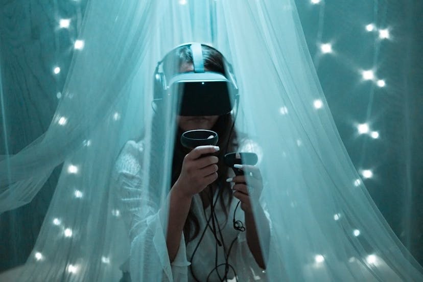 /these-are-the-top-5-metaverse-projects-to-explore-in-2022 feature image