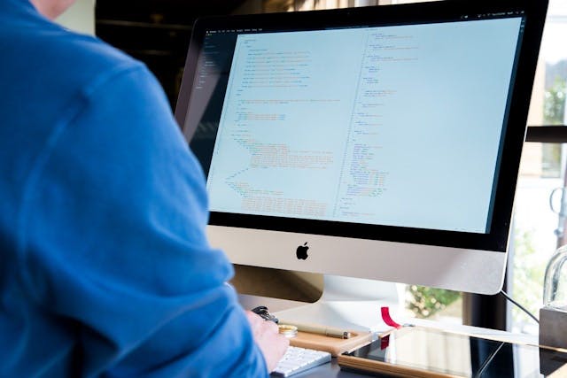 /mobile-development-challenges-vqw317k feature image