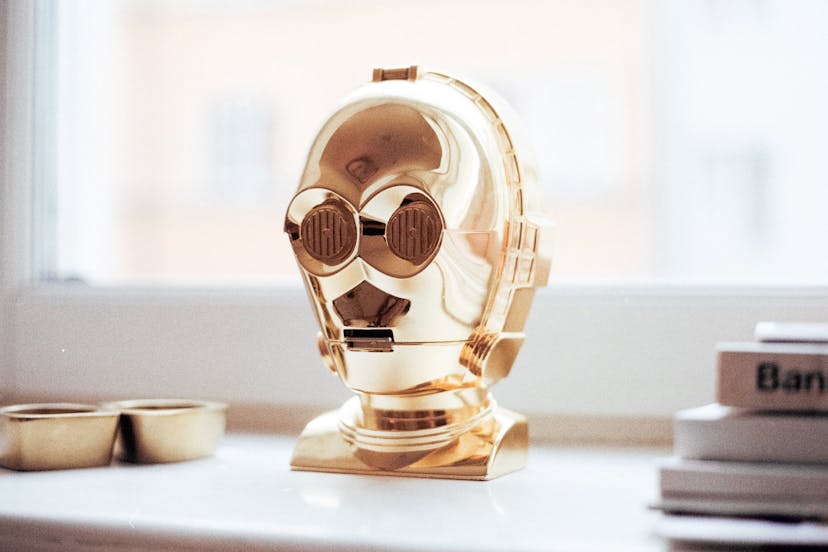 /10-questions-you-should-ask-yourself-before-developing-an-ai-solution-hg3734t9 feature image