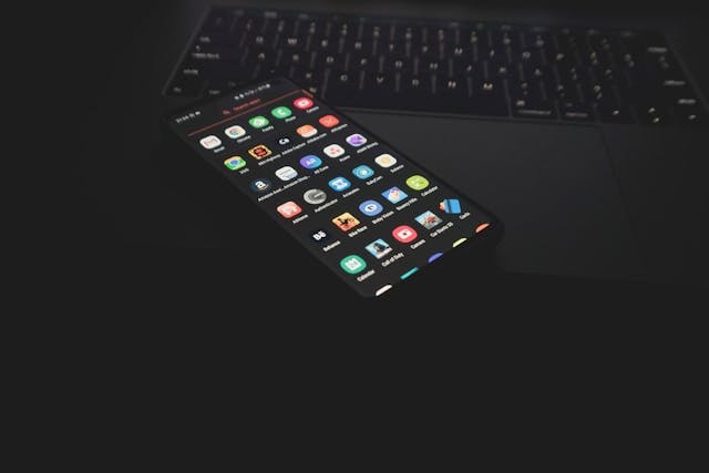 /android-12-features-supported-devices-and-everything-you-need-to-know feature image