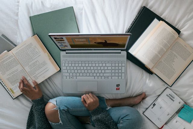 /21-best-coursera-courses-and-certificates-for-it-professionals-to-learn-data-science-and-cloud feature image