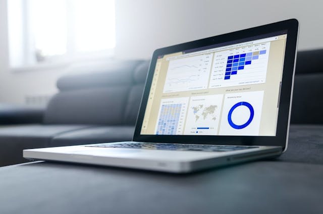 /7-easy-steps-to-set-up-google-analytics-on-your-nextjs-website feature image