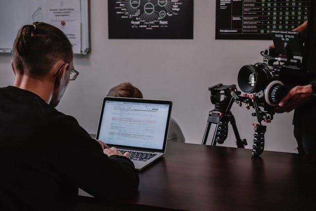 /what-this-company-does-to-host-a-successful-virtual-conference-8s1w31uk feature image